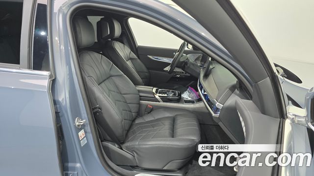 BMW i7 (G70) xDrive 60 Design Pure Excellence 2023 — фото 26