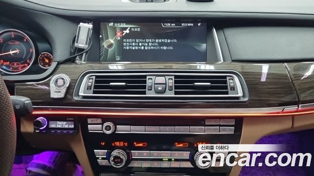 BMW 7 Series (F01) 740d xDrive 2014 — фото 8