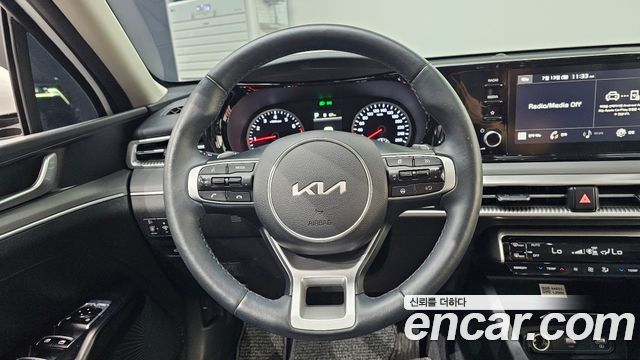 Kia K5 (III) 2.0 Prestige 2023 — фото 13