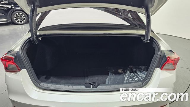 Kia K5 (III) 2.0 Prestige 2023 — фото 20