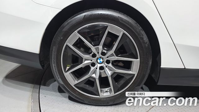 BMW 5 Series (G60) 520i 2024 — фото 5