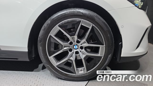 BMW 5 Series (G60) 520i 2024 — фото 21