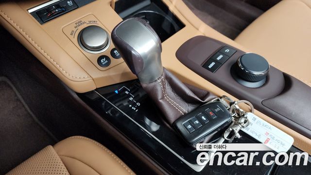 Lexus ES300h premium XV60 2016 — фото 9