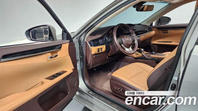 Lexus ES300h premium XV60 2016 — фото 10
