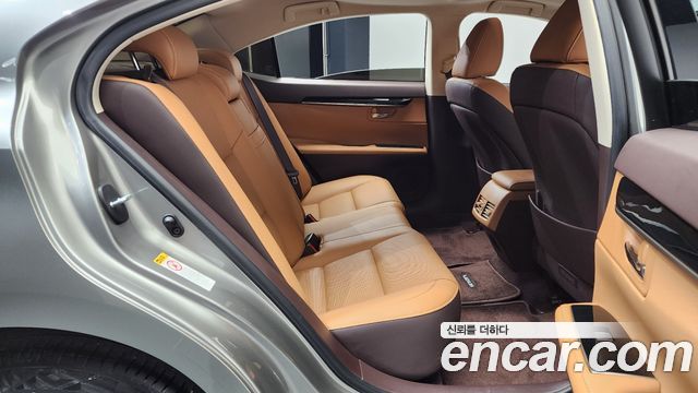 Lexus ES300h premium XV60 2016 — фото 11