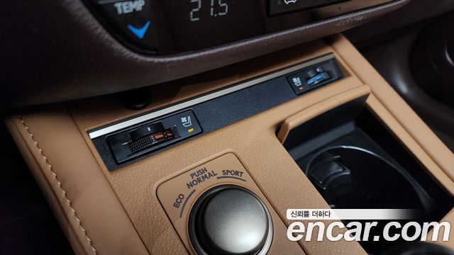 Lexus ES300h premium XV60 2016 — фото 17