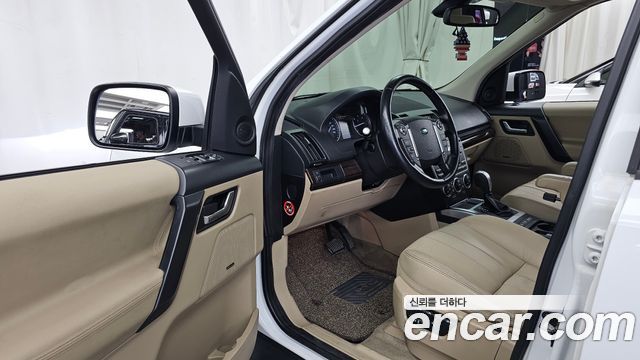 Land Rover Freelander 2 2.2 SD4 HSE 2013 — фото 10