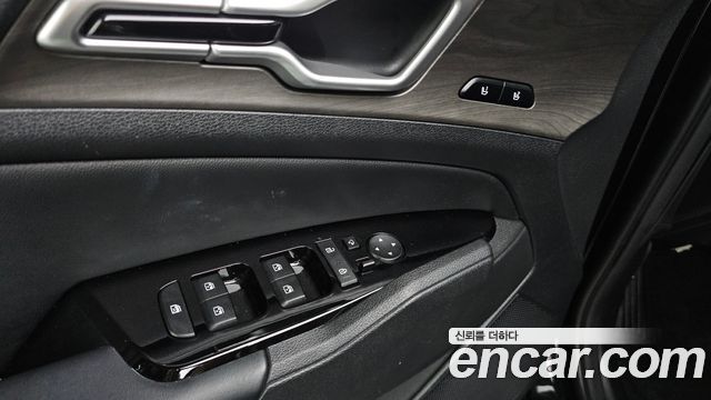 Kia Sportage (V) LPG 2.0 2WD Signature 2023 — фото 21