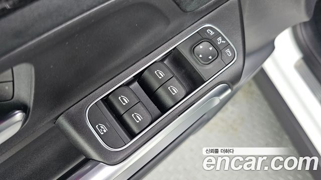 Mercedes-Benz GLB-Class (X247) AMG GLB35 4MATIC 2025 — фото 33