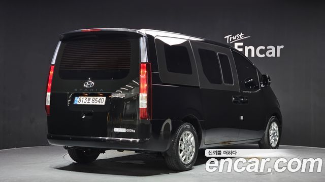 Hyundai Staria L3.5 Cargo 5-Seater Modern 2023 — фото 2