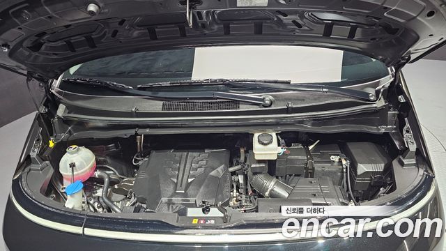 Hyundai Staria L3.5 Cargo 5-Seater Modern 2023 — фото 6