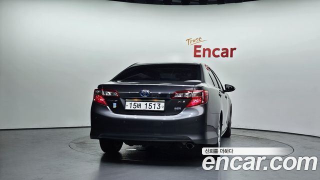 Toyota Camry Hybrid XLE 2014 — фото 4