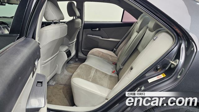 Toyota Camry Hybrid XLE 2014 — фото 17