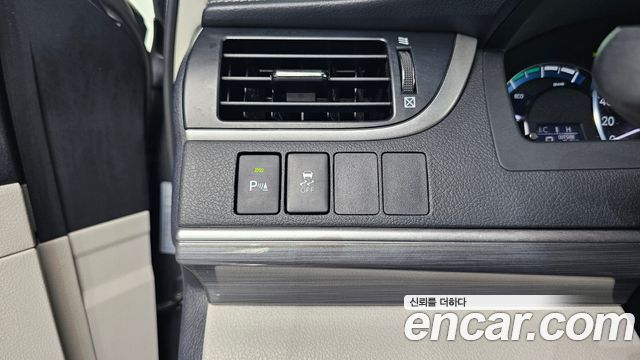 Toyota Camry Hybrid XLE 2014 — фото 19