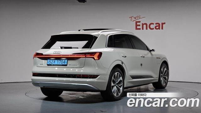Audi e-tron 55 Quattro 2020 — фото 2
