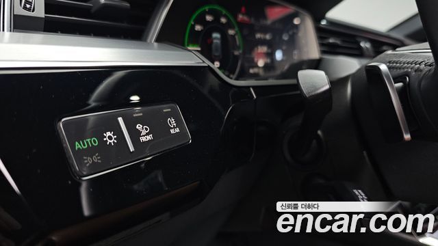 Audi e-tron 55 Quattro 2020 — фото 20