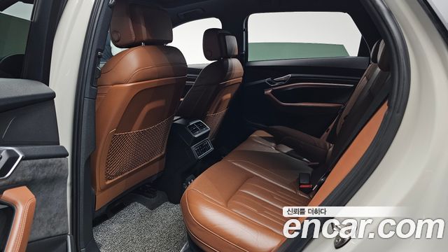 Audi e-tron 55 Quattro 2020 — фото 26