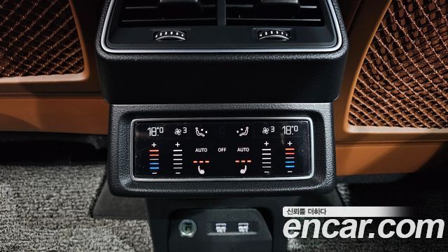 Audi e-tron 55 Quattro 2020 — фото 32