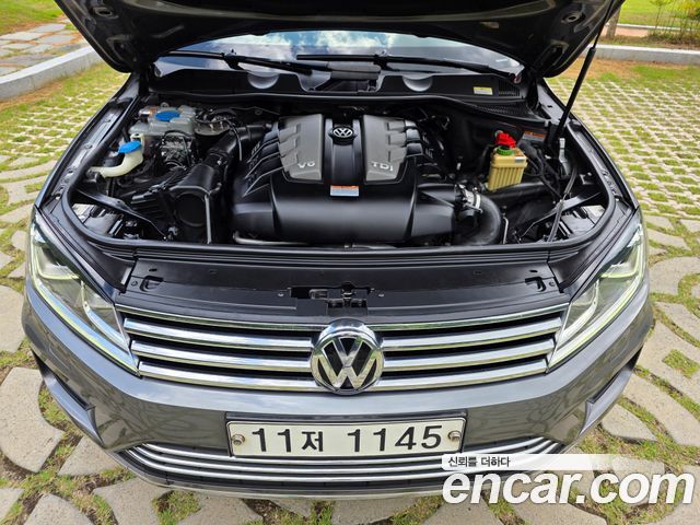 Volkswagen Touareg V6 3.0 TDI Bluemotion Premium 7P5 2015 — фото 6