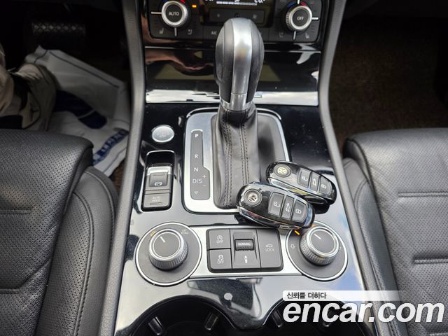 Volkswagen Touareg V6 3.0 TDI Bluemotion Premium 7P5 2015 — фото 9