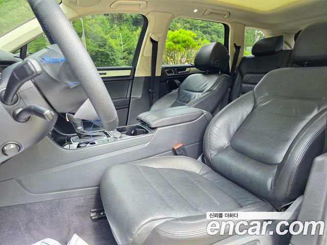 Volkswagen Touareg V6 3.0 TDI Bluemotion Premium 7P5 2015 — фото 10