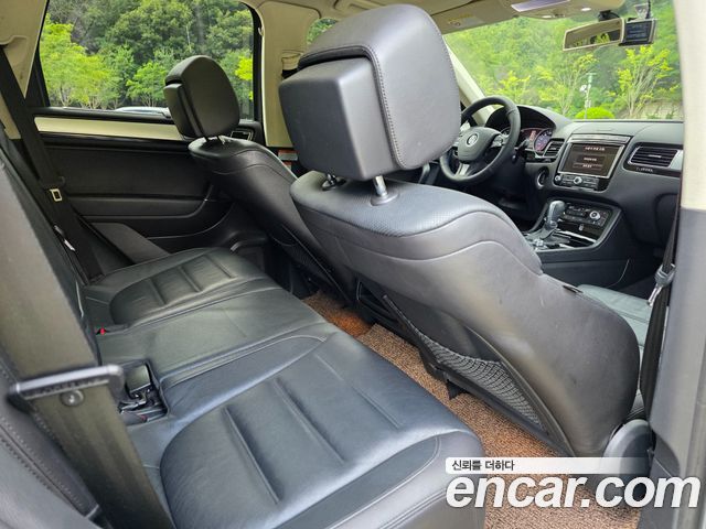 Volkswagen Touareg V6 3.0 TDI Bluemotion Premium 7P5 2015 — фото 15