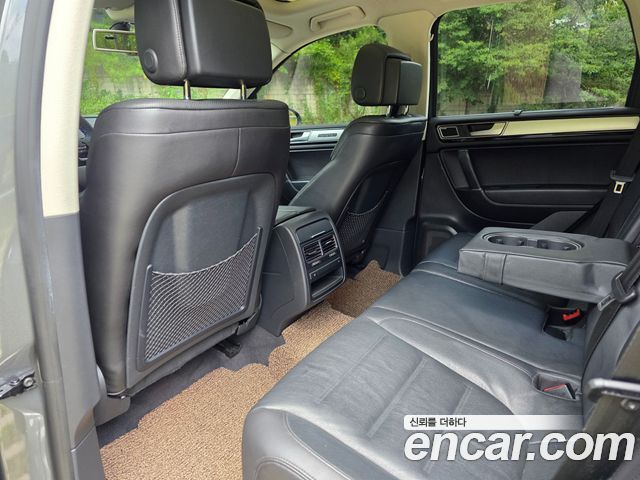 Volkswagen Touareg V6 3.0 TDI Bluemotion Premium 7P5 2015 — фото 16