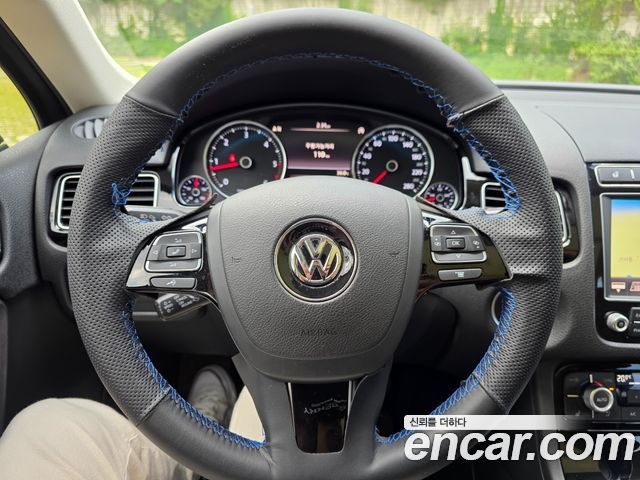 Volkswagen Touareg V6 3.0 TDI Bluemotion Premium 7P5 2015 — фото 19