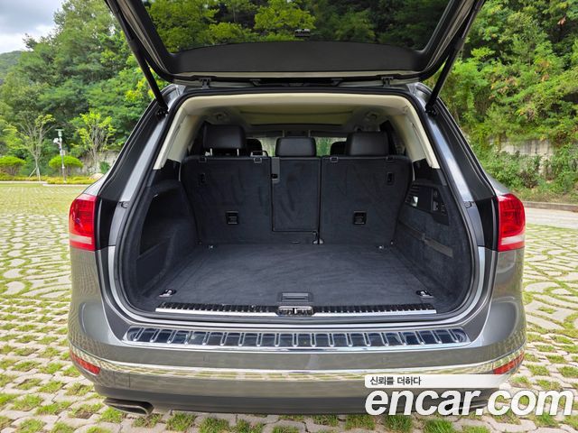 Volkswagen Touareg V6 3.0 TDI Bluemotion Premium 7P5 2015 — фото 23