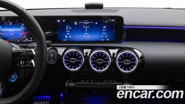 Mercedes-Benz A-Class (W177) AMG A45 4MAITC+ Hatchback 2025 — фото 20