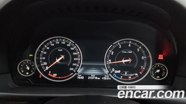 BMW 5 Series (F10) 528i xDrive 2013 — фото 8
