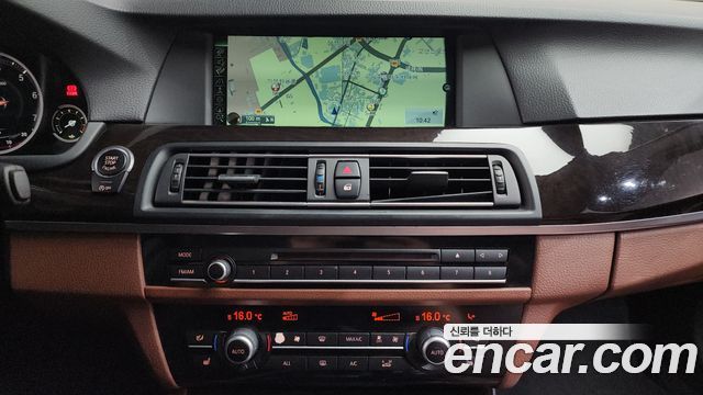 BMW 5 Series (F10) 528i xDrive 2013 — фото 16