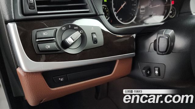 BMW 5 Series (F10) 528i xDrive 2013 — фото 24
