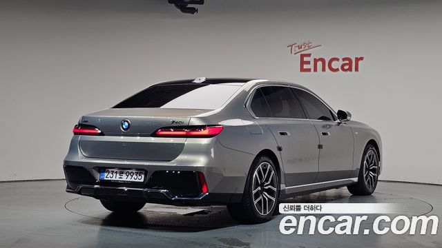 BMW 7 Series (G70) 740i xDrive M Sport 2024 — фото 2