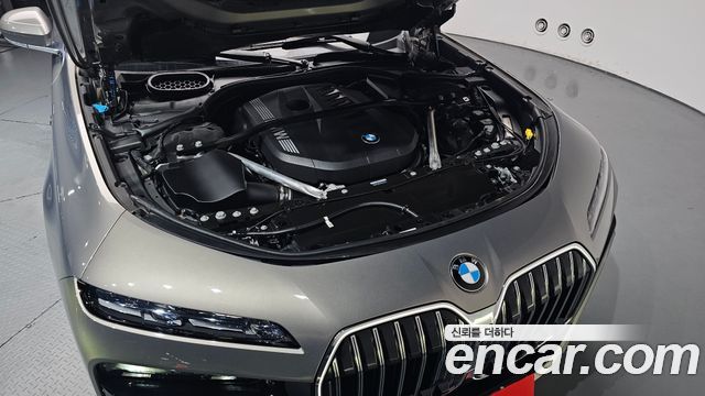 BMW 7 Series (G70) 740i xDrive M Sport 2024 — фото 6