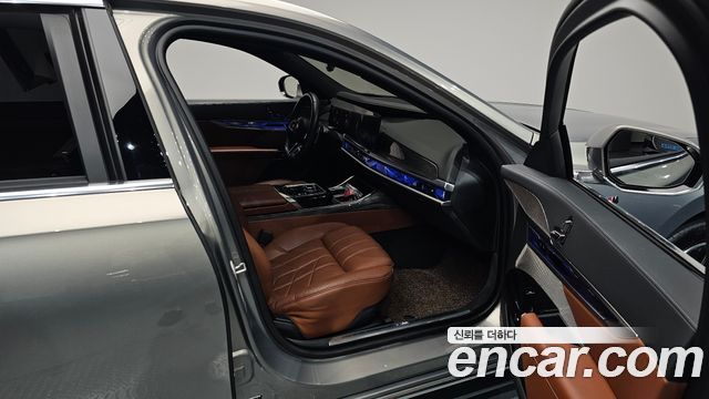 BMW 7 Series (G70) 740i xDrive M Sport 2024 — фото 11