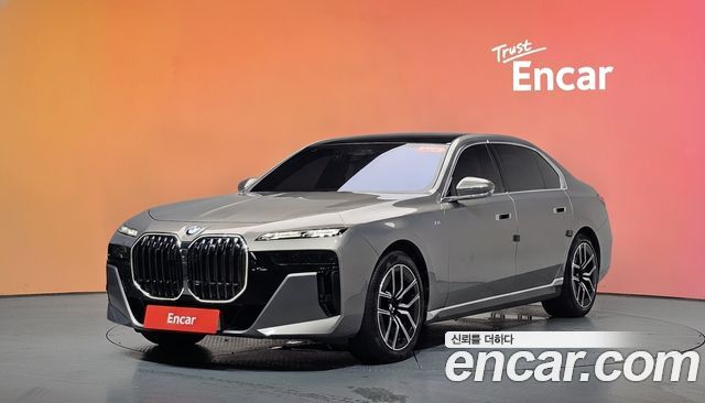 BMW 7 Series (G70) 740i xDrive M Sport 2024 — фото 1