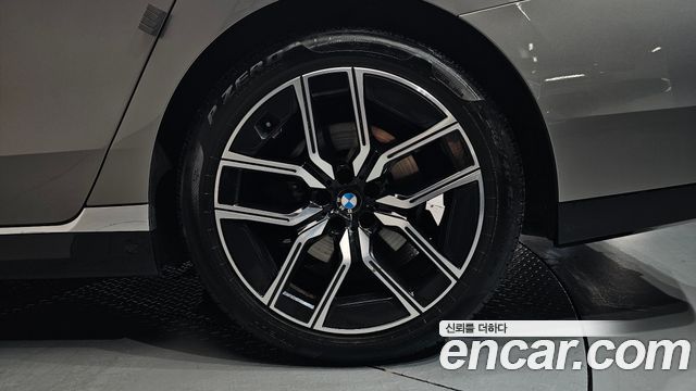 BMW 7 Series (G70) 740i xDrive M Sport 2024 — фото 21
