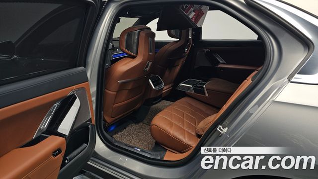 BMW 7 Series (G70) 740i xDrive M Sport 2024 — фото 26