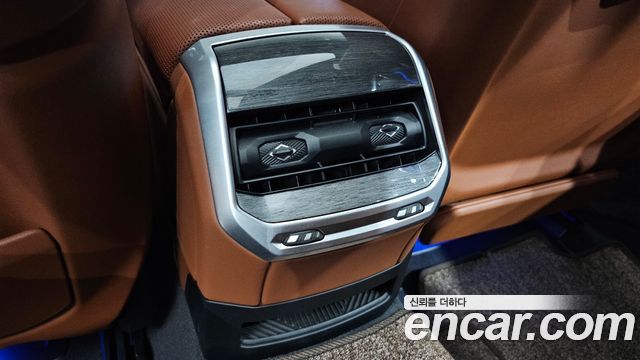 BMW 7 Series (G70) 740i xDrive M Sport 2024 — фото 38