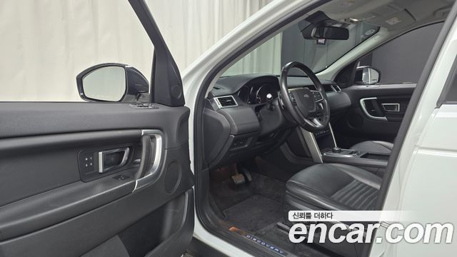 Land Rover Discovery Sport 2.0 TD4 HSE Luxury 2018 — фото 10