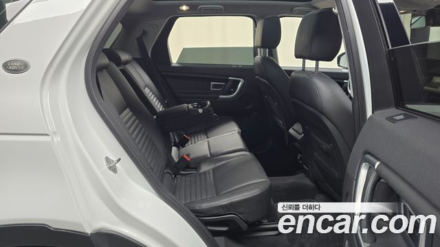 Land Rover Discovery Sport 2.0 TD4 HSE Luxury 2018 — фото 11