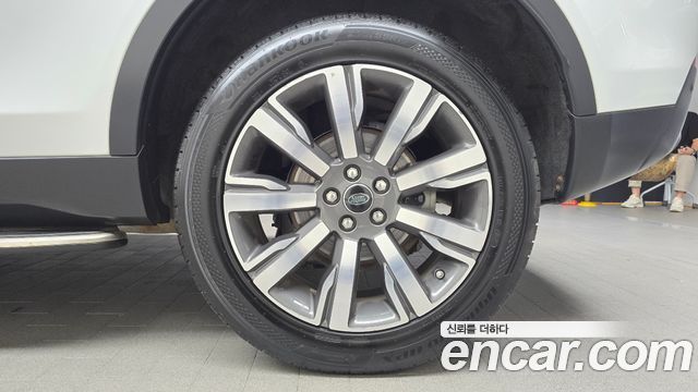 Land Rover Discovery Sport 2.0 TD4 HSE Luxury 2018 — фото 21
