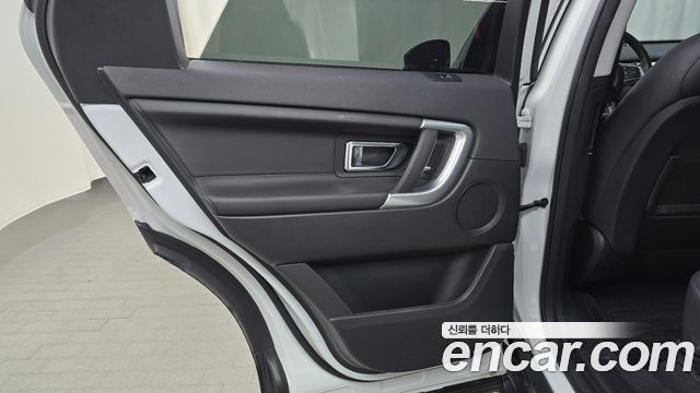 Land Rover Discovery Sport 2.0 TD4 HSE Luxury 2018 — фото 25