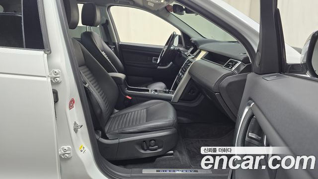 Land Rover Discovery Sport 2.0 TD4 HSE Luxury 2018 — фото 26