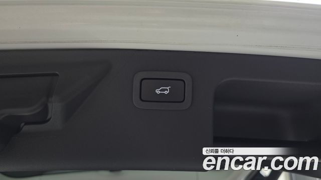 Land Rover Discovery Sport 2.0 TD4 HSE Luxury 2018 — фото 28
