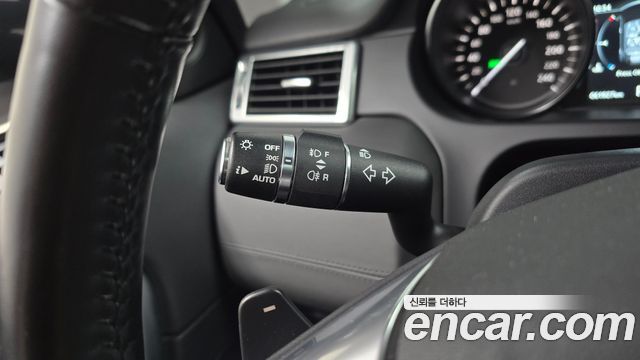 Land Rover Discovery Sport 2.0 TD4 HSE Luxury 2018 — фото 32