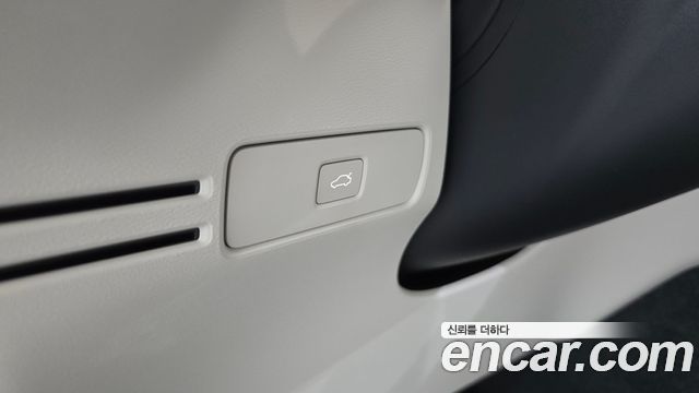 Volvo XC40 B4 Ultra Bright 2025 — фото 15