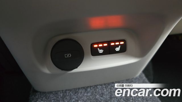 Volvo XC40 B4 Ultra Bright 2025 — фото 28