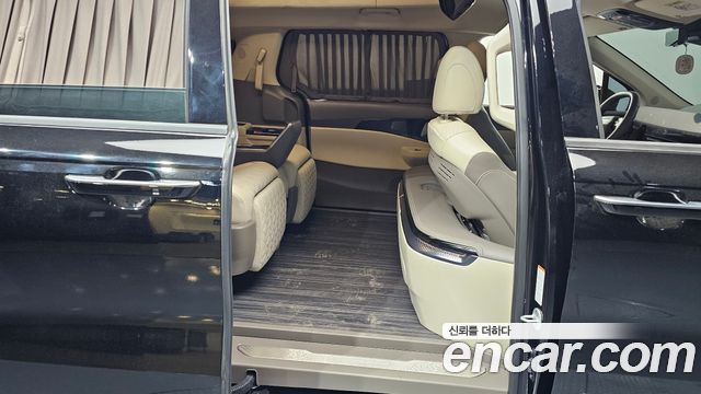 Kia Carnival (IV) HEV 4-Seater Hi Limousine Signature 2025 — фото 11